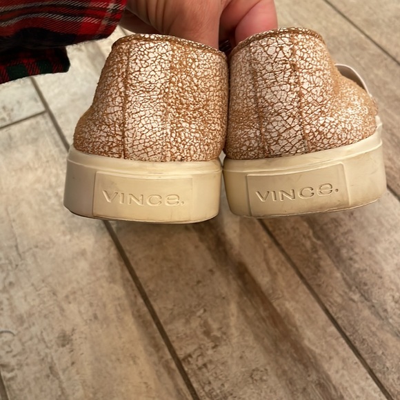 Vince Camuto distressed slides size 6 - Picture 7 of 8